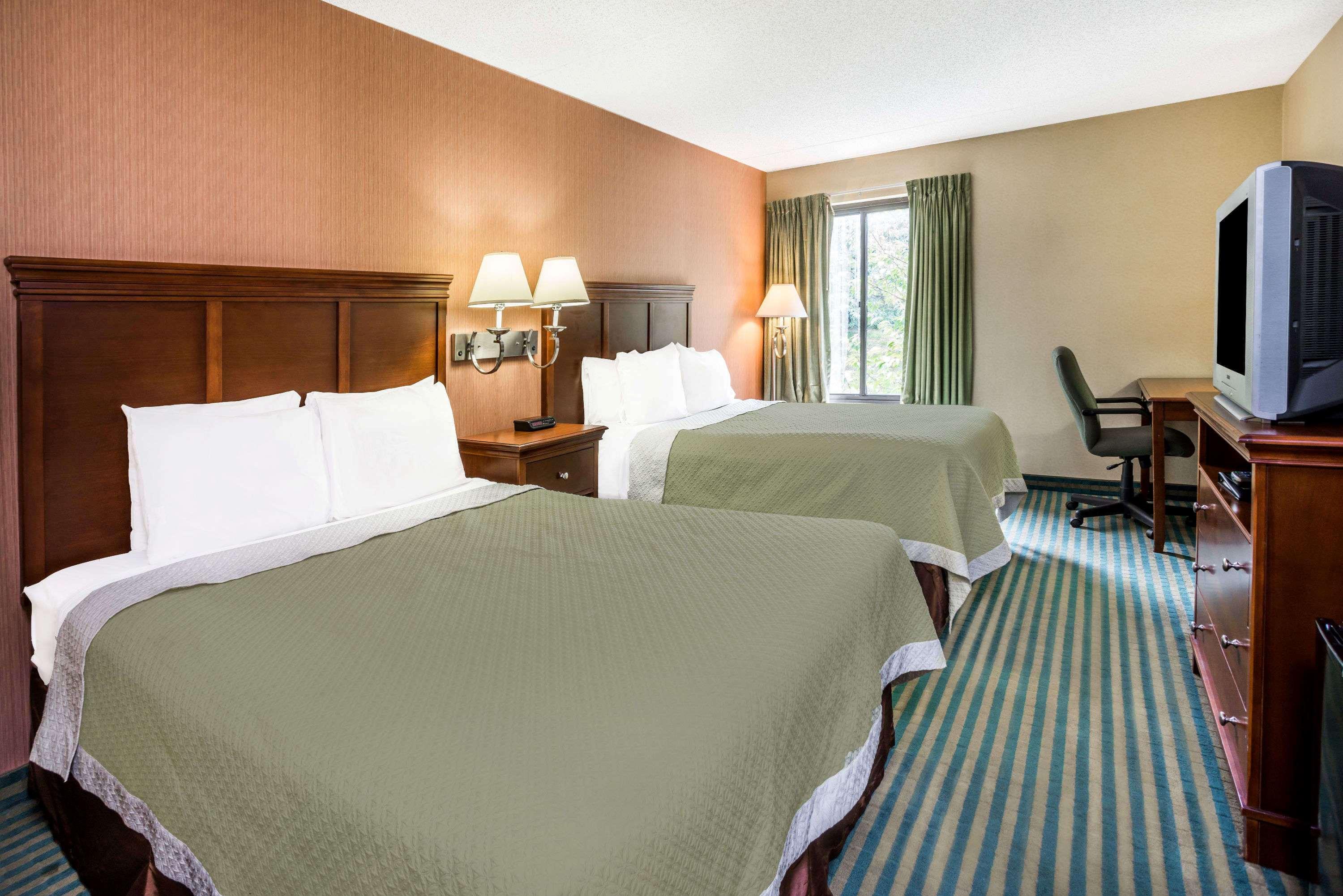 Days Inn By Wyndham Вестминстер Экстерьер фото